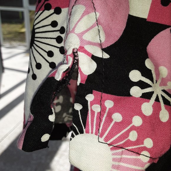 Peaches small scrub top - Picture 3 of 7